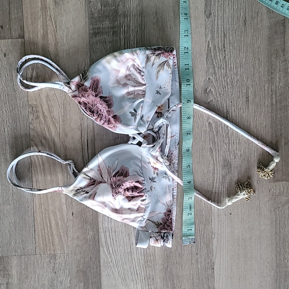 NWOT. Adjustable boho bikini top